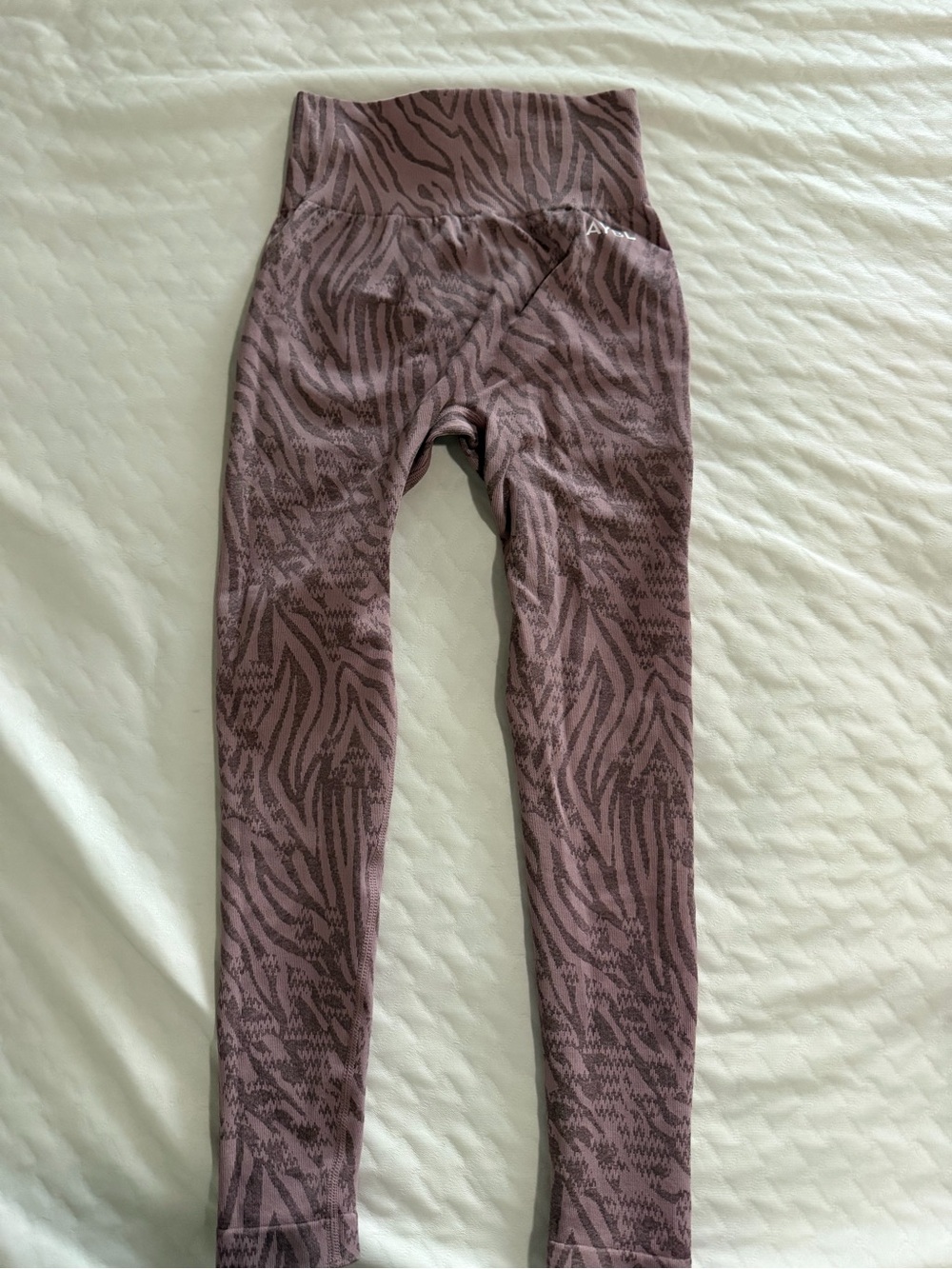 Abyl Mauve Zebra-Print Leggings